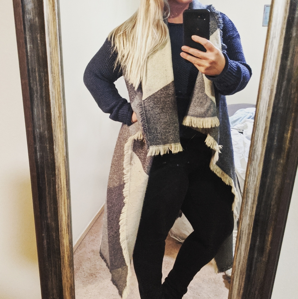 2 for 20! Blanket style cardigan